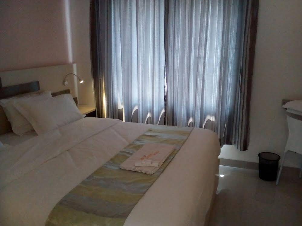 The Arizon At Malioboro Hotel Yogyakarta Exterior foto